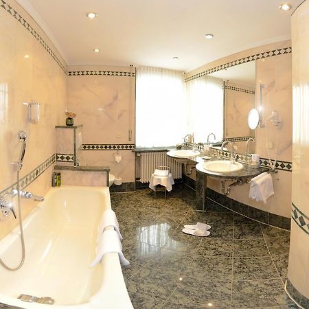 Hotel-Restaurant Erbprinz Эттлинген Экстерьер фото
