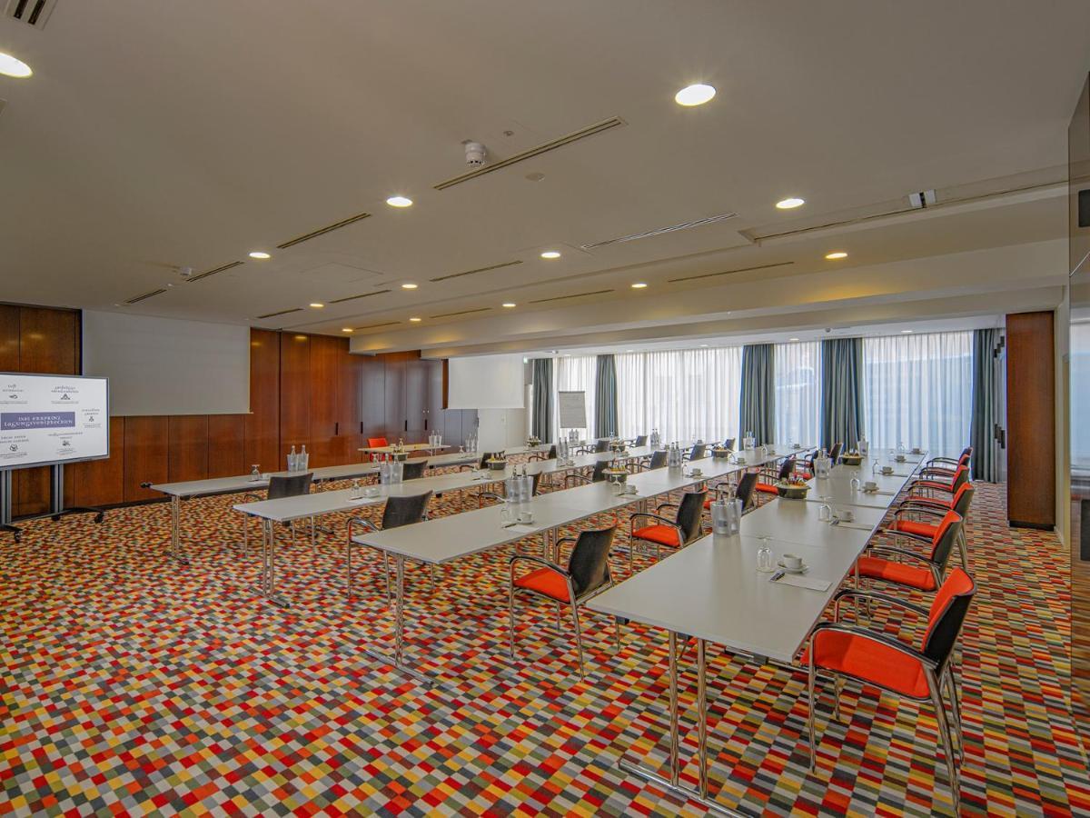 Hotel-Restaurant Erbprinz Эттлинген Экстерьер фото Meeting room
