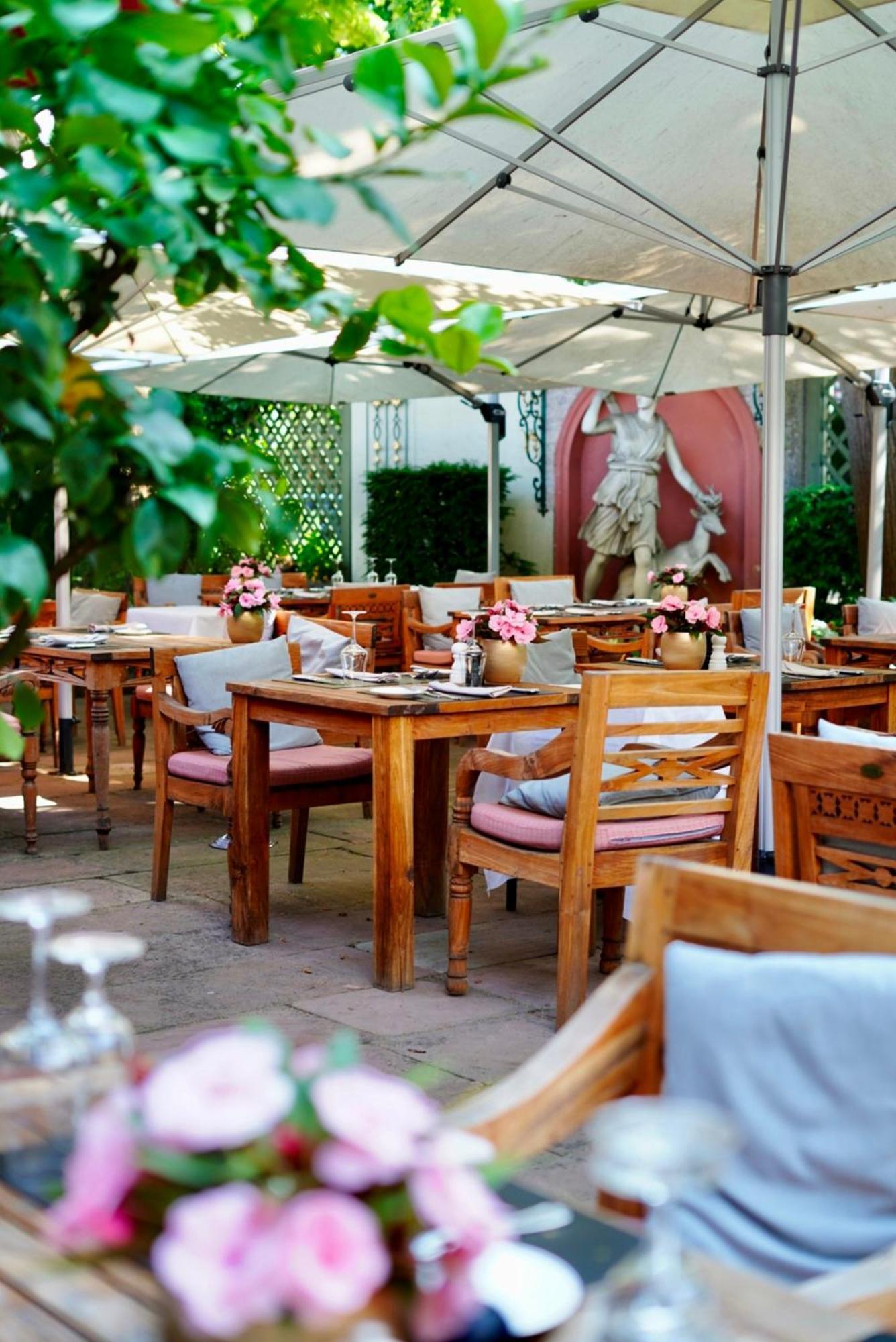 Hotel-Restaurant Erbprinz Эттлинген Экстерьер фото