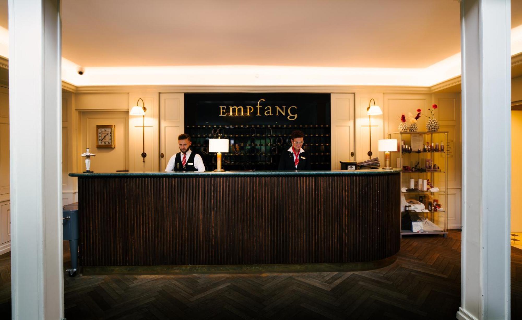 Hotel-Restaurant Erbprinz Эттлинген Экстерьер фото