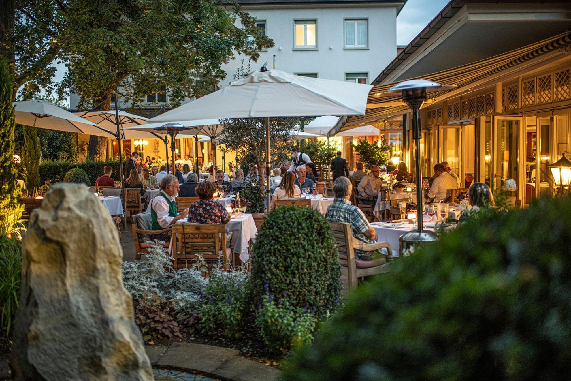 Hotel-Restaurant Erbprinz Эттлинген Экстерьер фото