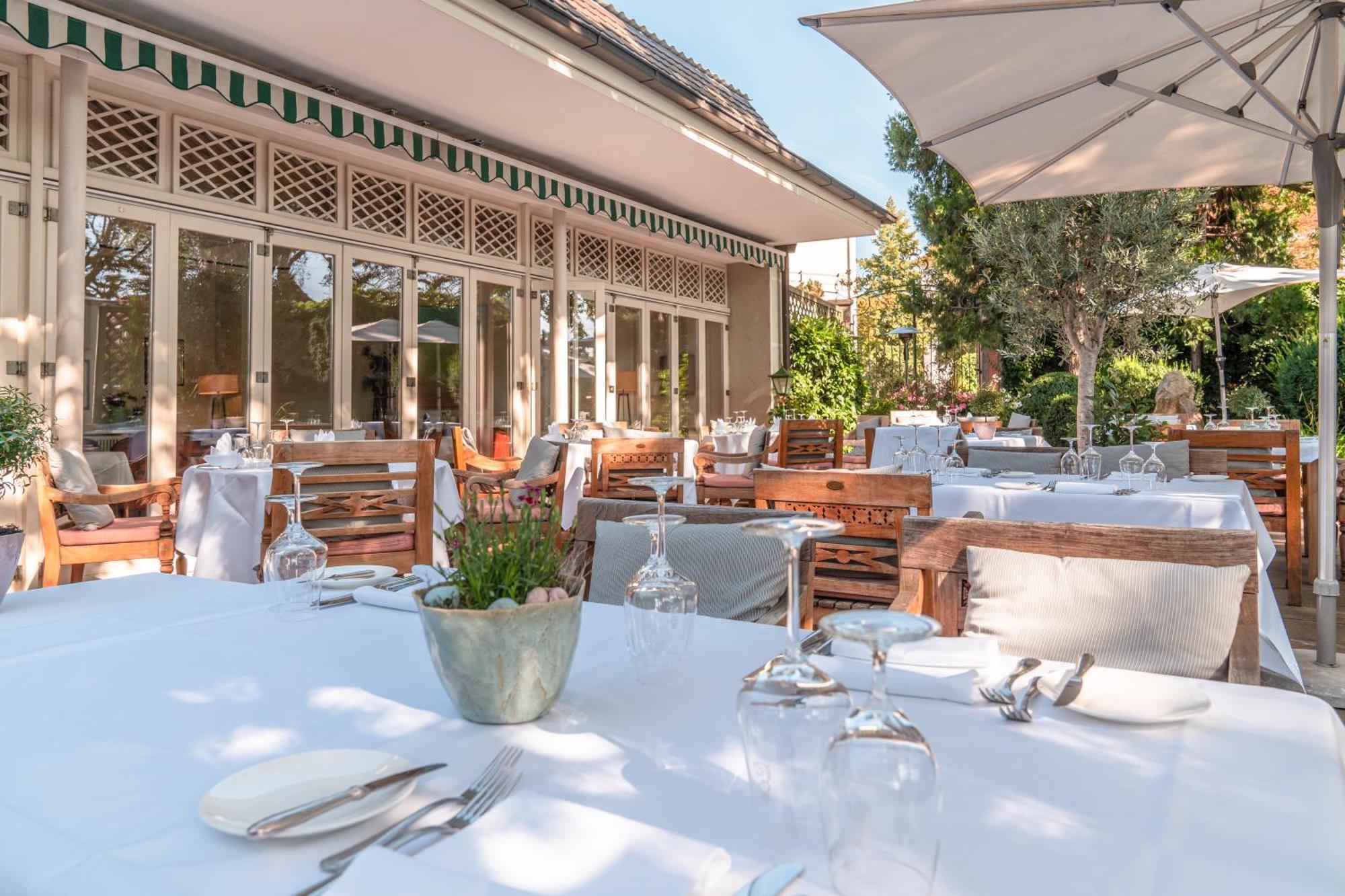 Hotel-Restaurant Erbprinz Эттлинген Экстерьер фото